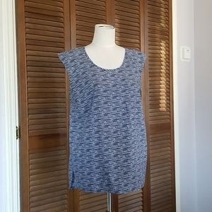 Woman's short sleeve top  Large Blue and white